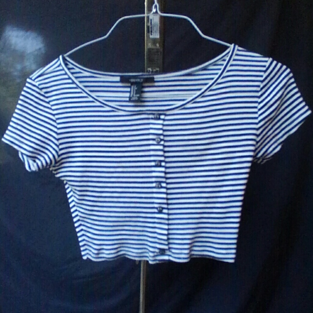 Black and white crop top